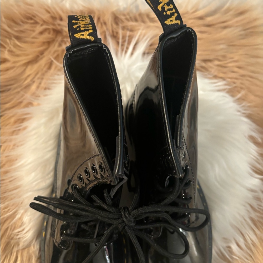 DR. MARTENS BLACK BOOTS. - Picture 3 of 5